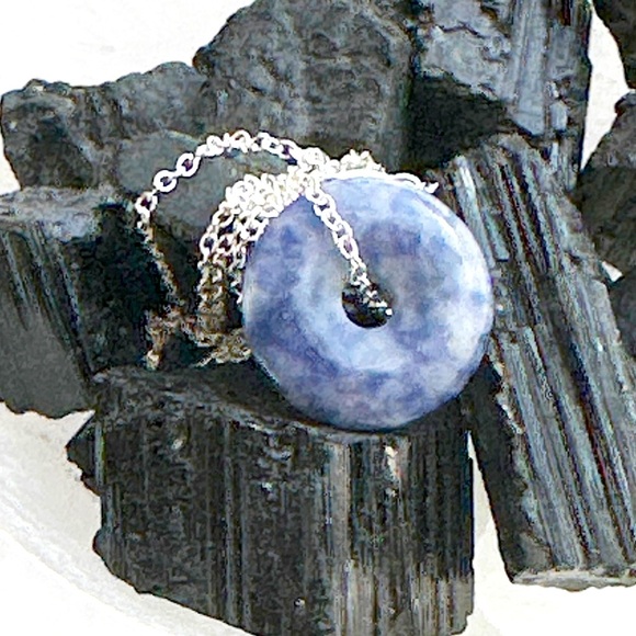 Sodalite carved donut sterling silver pendant necklace/worry stone - Picture 1 of 5